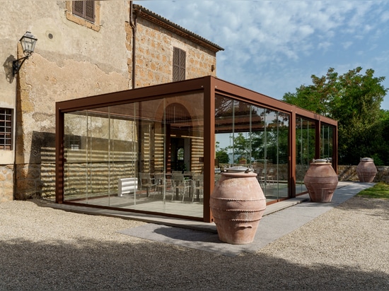 Harmonies of land and light: KE's project among the vineyards and olive groves of the Umbrian hills