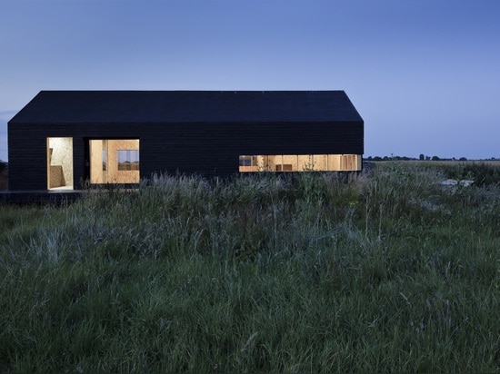 STEALTH BARN BY CARL TURNER ARCHITECTS