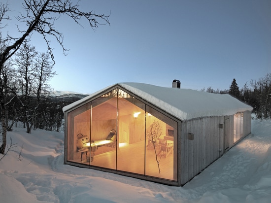 REIULF RAMSTAD ARKITEKTER’S V-SHAPED CABIN