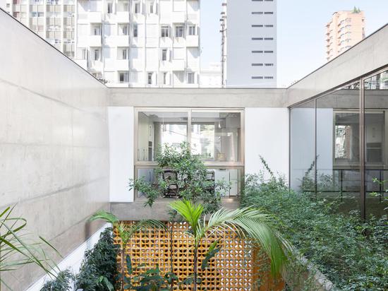 PRIVACY AND MODERNITY GIVE JARDINS HOUSE ITS APPEAL