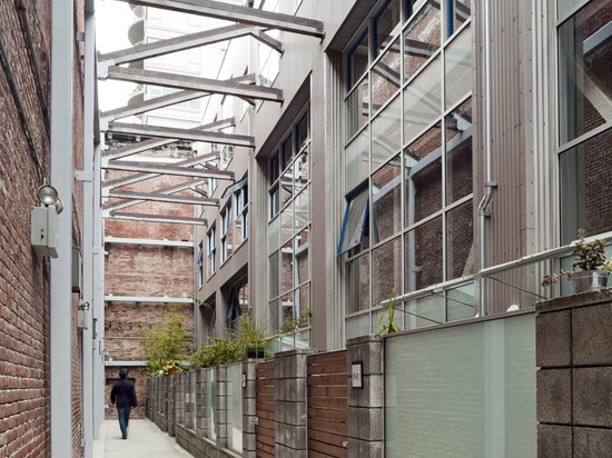 ORIENTAL WAREHOUSE LOFT BY EDMONDS + LEE ARCHITECTS