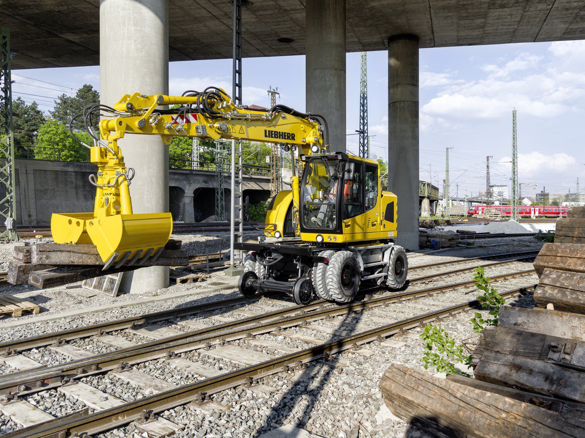 中型パワーショベル - A 922 RAIL LITRONIC - Liebherr - タイヤ式