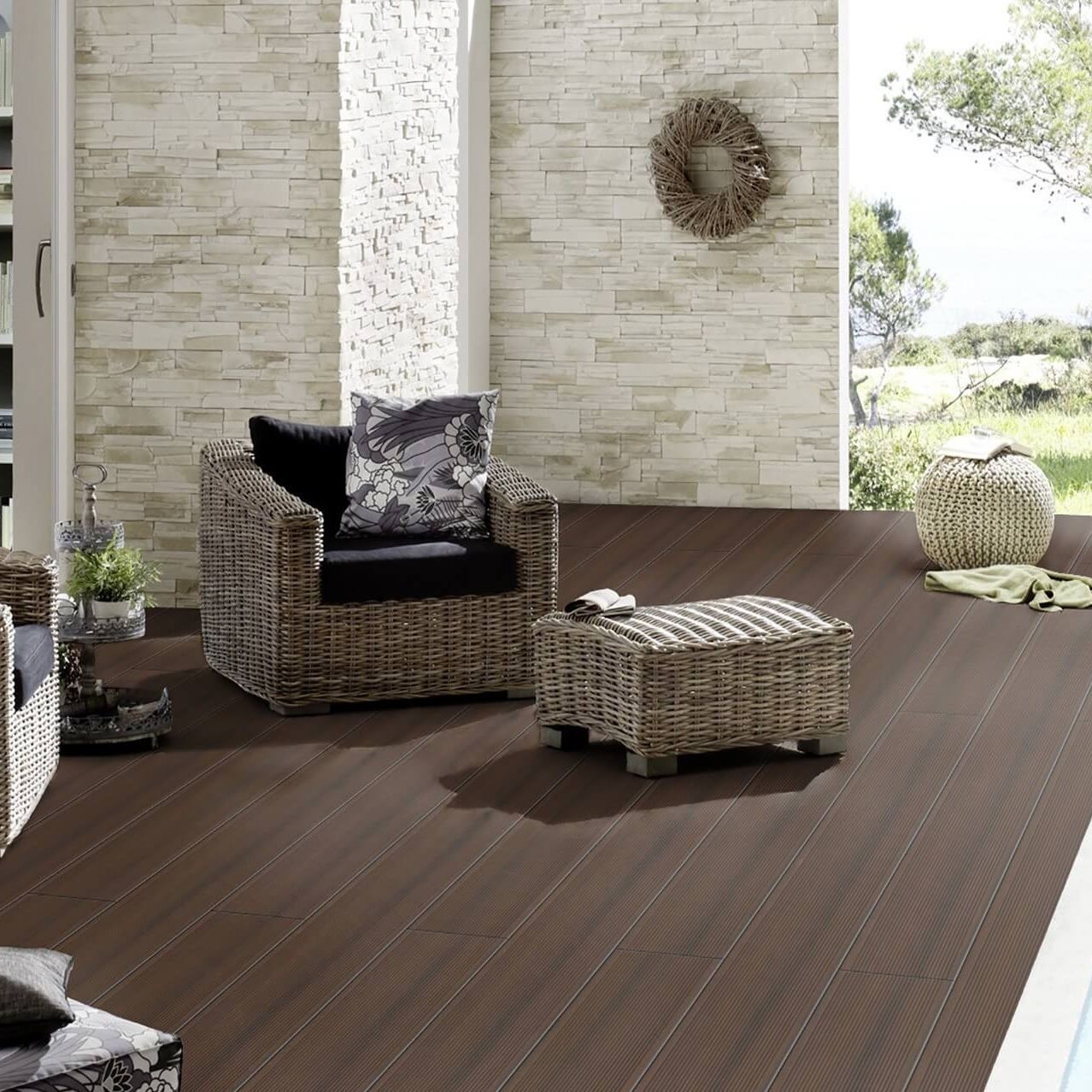 複合木材製デッキ床材板 - BROWN OUTDOOR - Décoplus Parquets - 木目調 / 溝付 / クリップ式