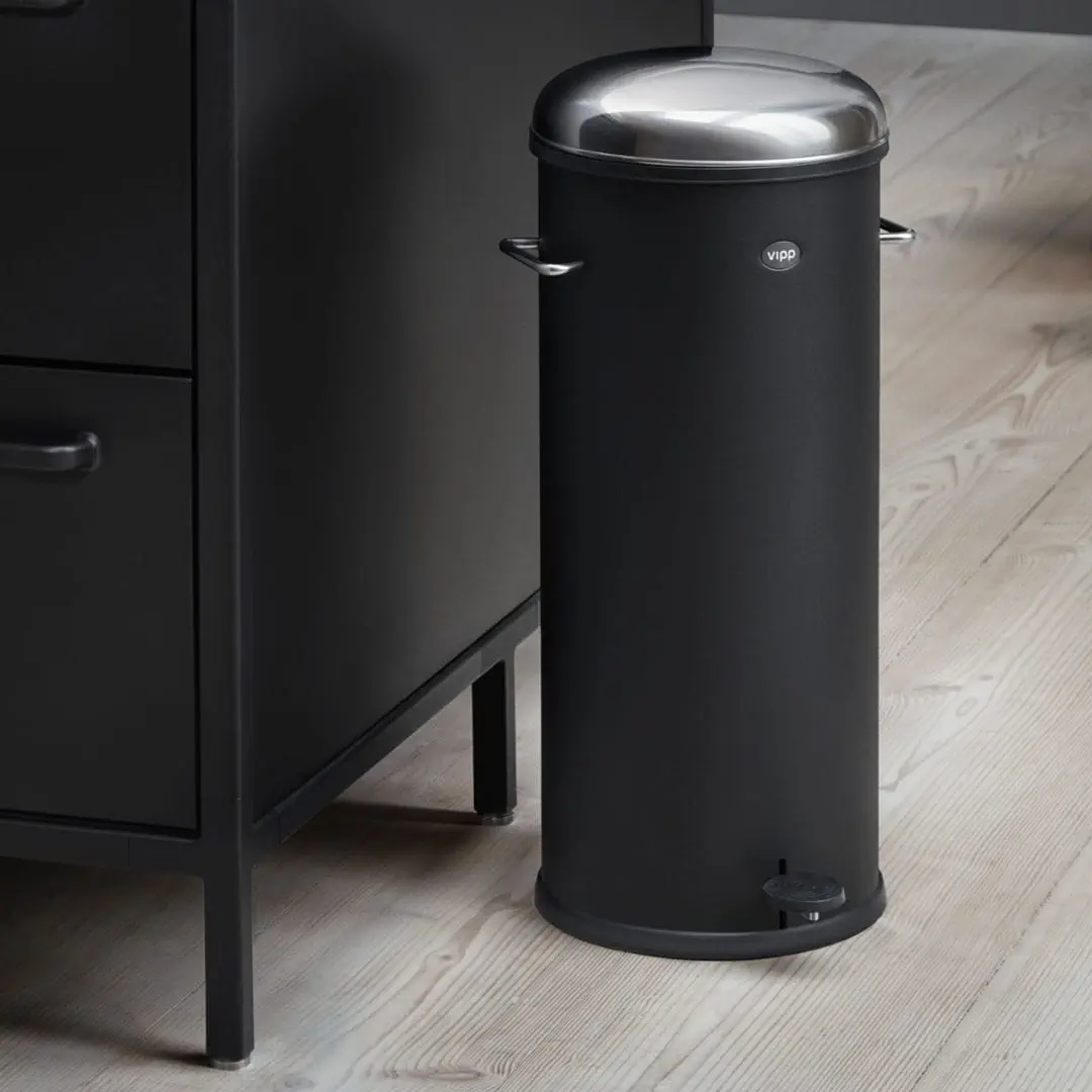 VIPP ペダルビン 18L ゴミ箱 ダストボックス 赤 限定カラー 12.7万 楽天市場】【正規取扱店】 vipp ヴィップ VIPP 16 ベダルビン 18L ふた