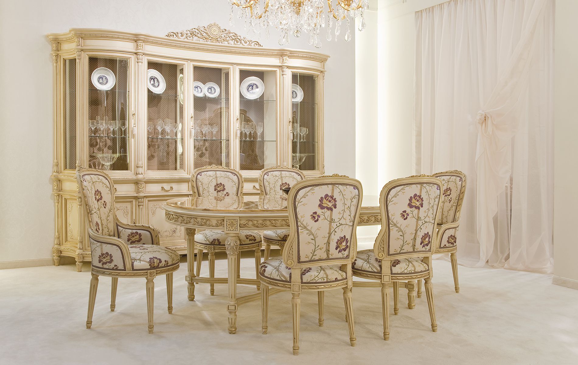 ルイ14世スタイルダイニングテーブル - FRATELLI RADICE SRL - 漆木材