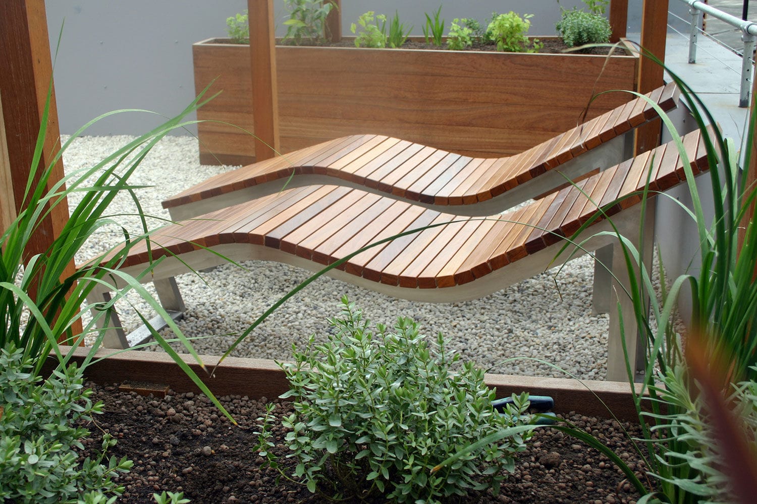 コンテンポラリーサマーベッド Skop Factory Street Furniture 木製 ステンレススチール製 屋内用