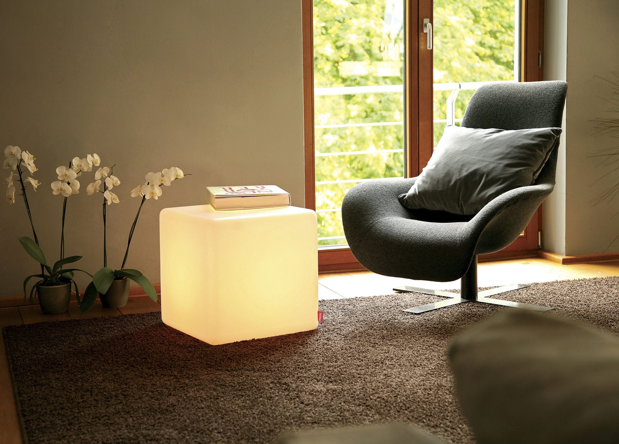 照明付きサイドテーブル - CUBE - MOREE - 現代風