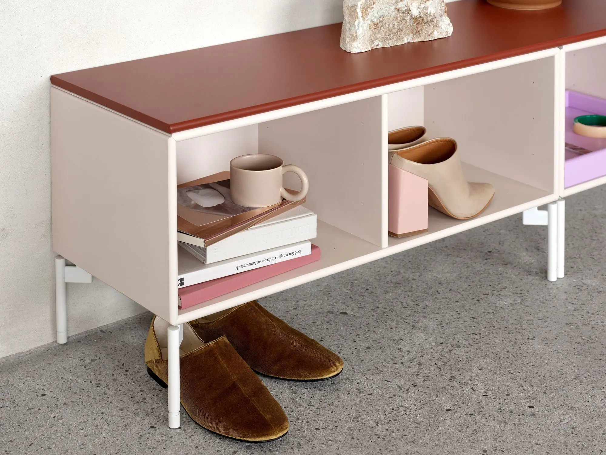 Montanaモンタナ　シェルフ　脚付 Montanaモンタナ シェルフ 脚付 デンマークを代表するシステム収納家具