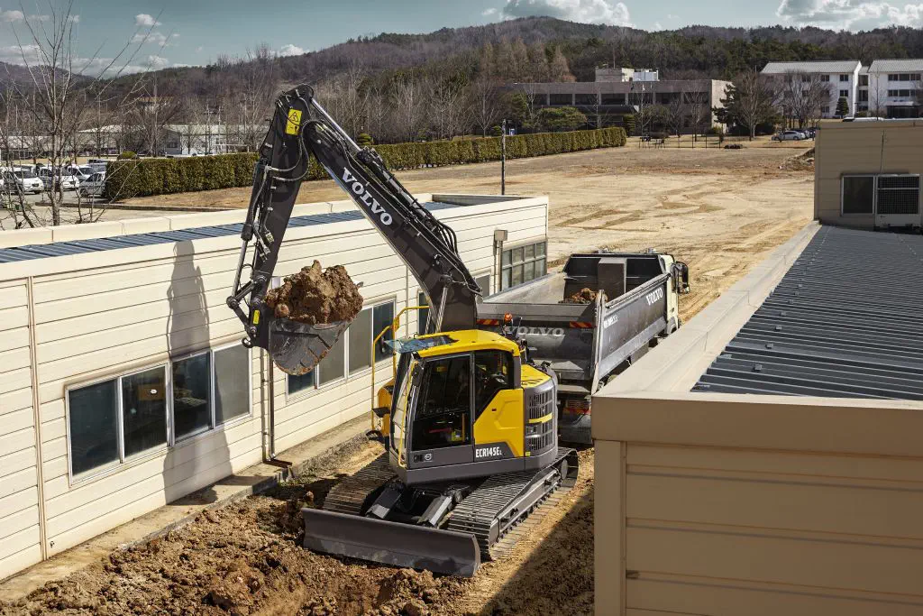 中型パワーショベル - ECR145E - Volvo Construction Equipment