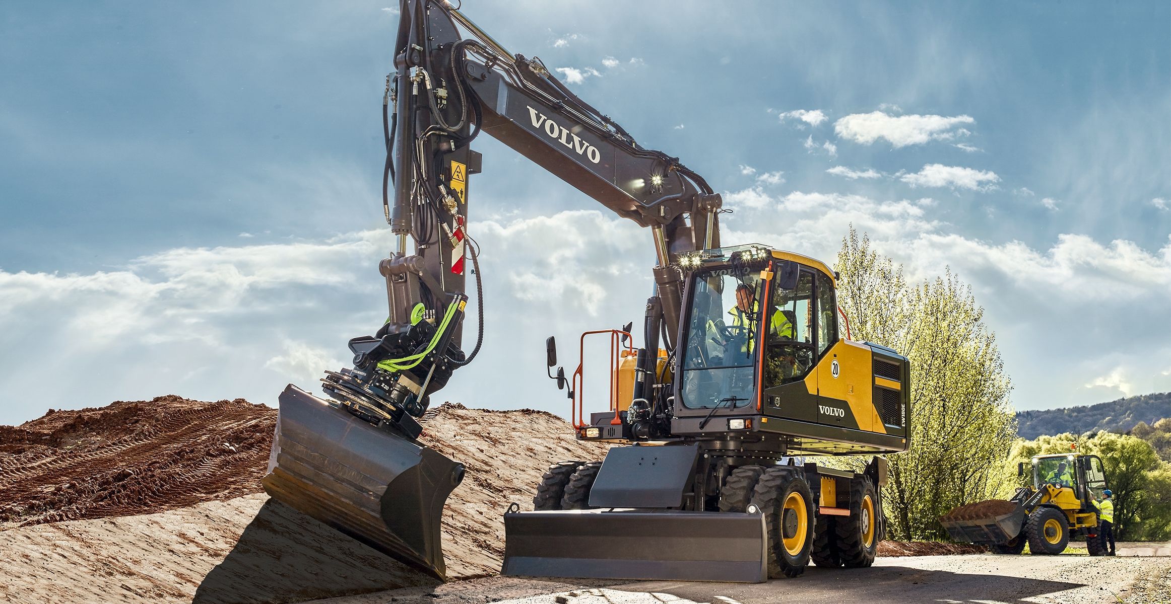 中型パワーショベル EW220E Volvo Construction Equipment Germany GmbH タイヤ式