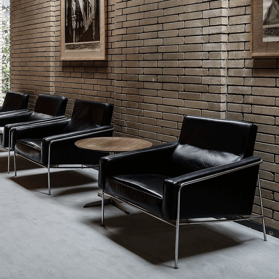 現代風アームチェア - 3300™ - Fritz Hansen - 布製 / 茶色 / 黒色