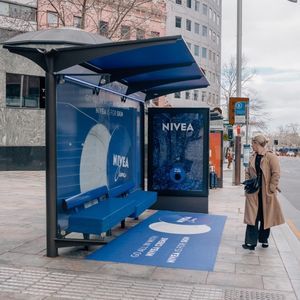 金属製バスシェルター