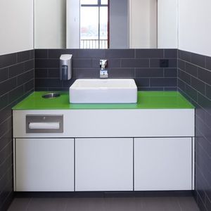 現代風鏡付きバスルーム用戸棚 1
