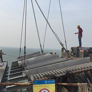 金属製伸縮継手
