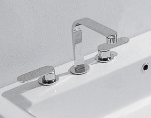 洗面器用ダブルハンドル混合水栓