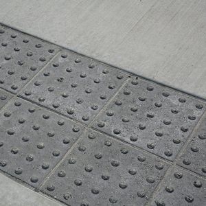 人工大理石敷石 / 歩行者用 / 触覚 / テクスチュア