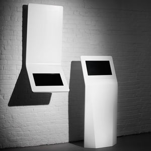 屋内用インターネットキオスク