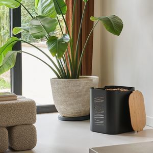 スチール製ペレット入れ 1