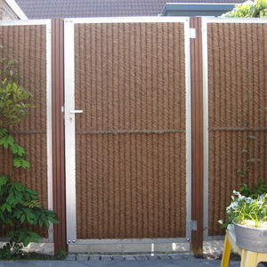 木製小門 / 金属製