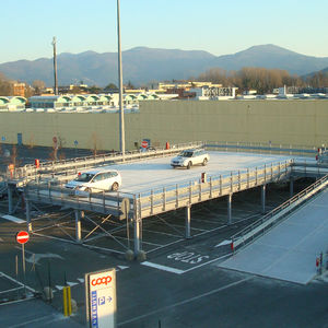 プラットフォーム付駐車システム