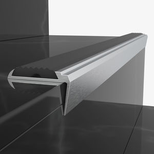 ゴム製階段用段鼻部材 1