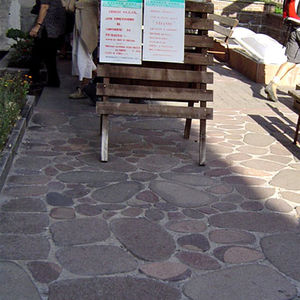 斑岩敷石