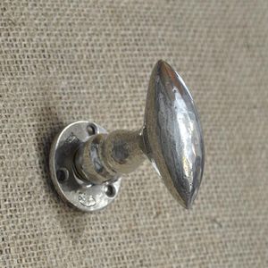 伝統的家具用ノブ / 合金製