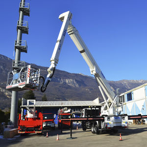 工事現場用高所作業車