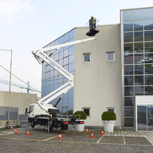 工事現場用高所作業車