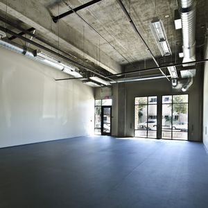 屋内用スポーツ施設用床材