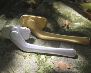 窓用取手 1