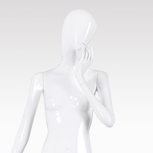 女性マネキンディスプレイ
