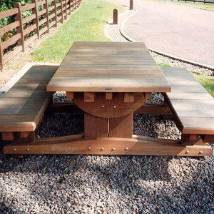 現代風テーブルベンチセット