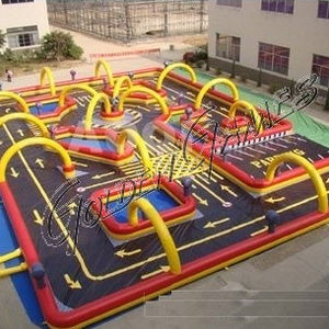 インフレータブル遊具
