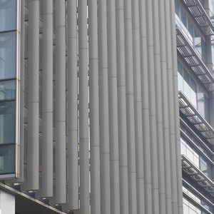 アルミニウム製日射遮蔽