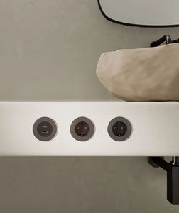 電流コンセント