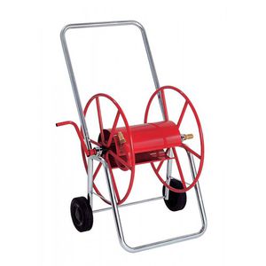 庭のホース用ディスペンサー 1