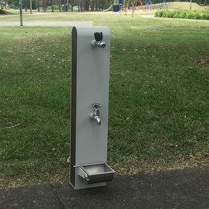 屋外用給水機