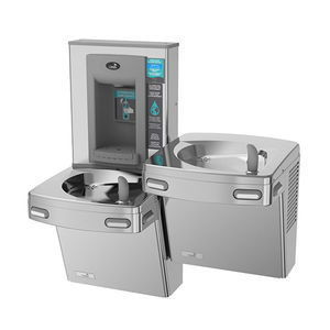 非接触給水機
