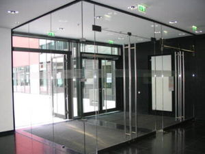 ガラス製ドア用蝶番 1
