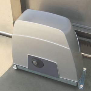 スライド式ゲート用自動装置 1