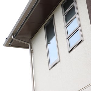 アルマイト処理されたアルミ製軒とい