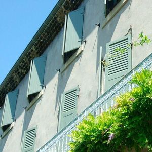 スイング式シャッタ-