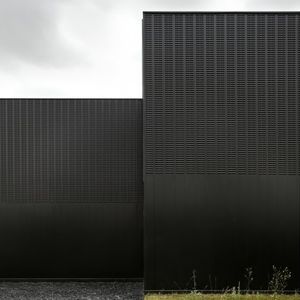 アルミニウム製日射遮蔽