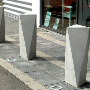 駐車防止用ボラード
