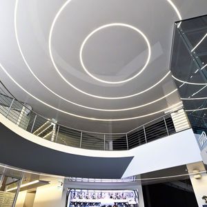 アルミニウム張り天井