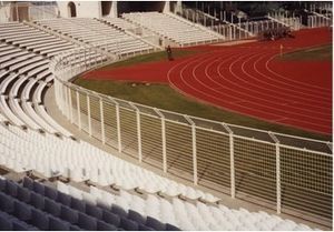 スポーツグラウンド用フェンス