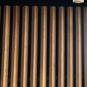 壁取り付け式吸音パネル