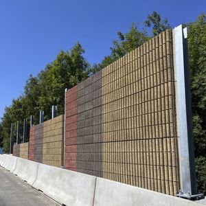 モジュラーパネル付き防音壁 1