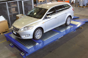 自動車用リフト型プラットフォーム 1